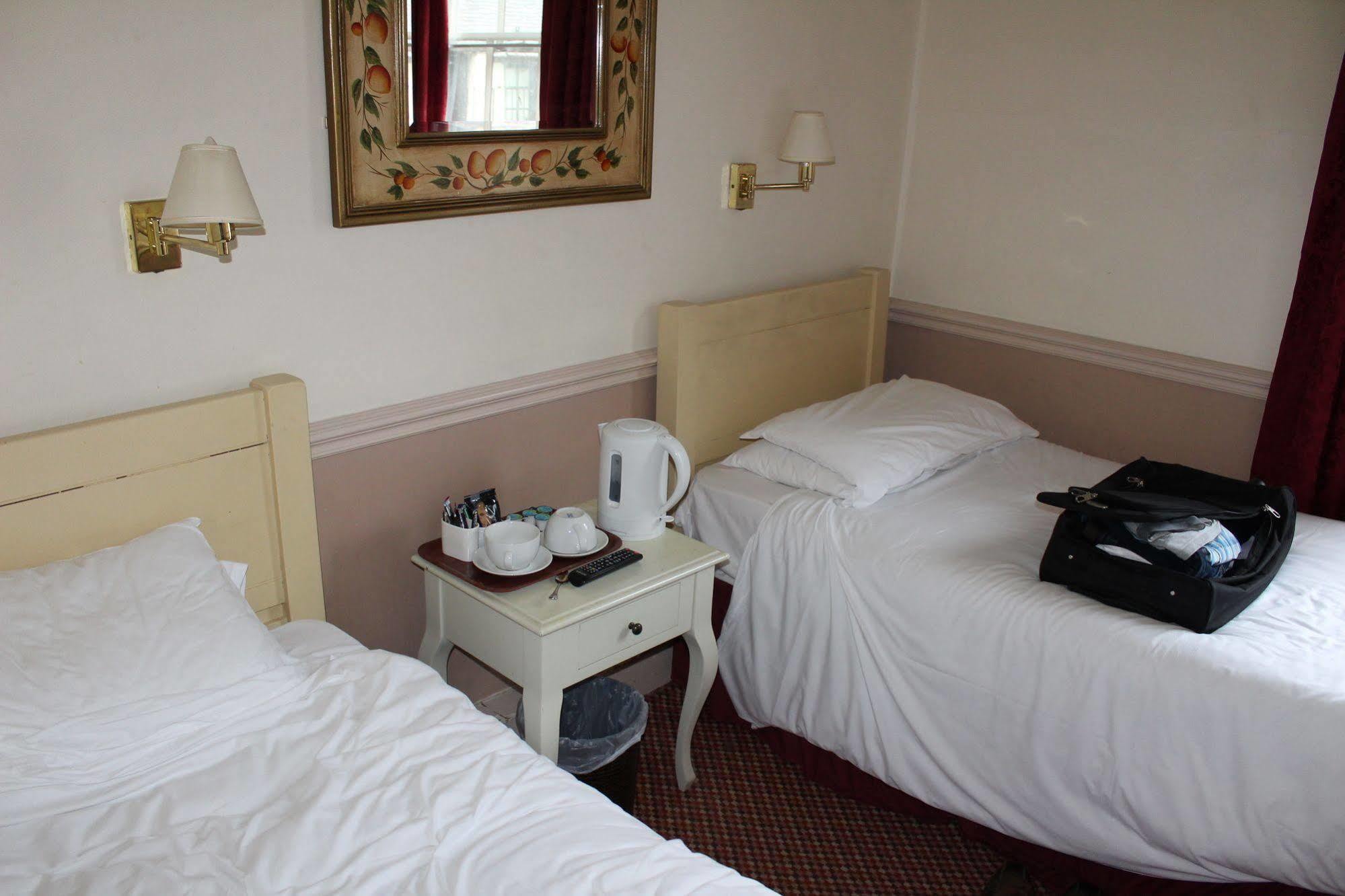 Whyte Harte Hotel Redhill  Kültér fotó