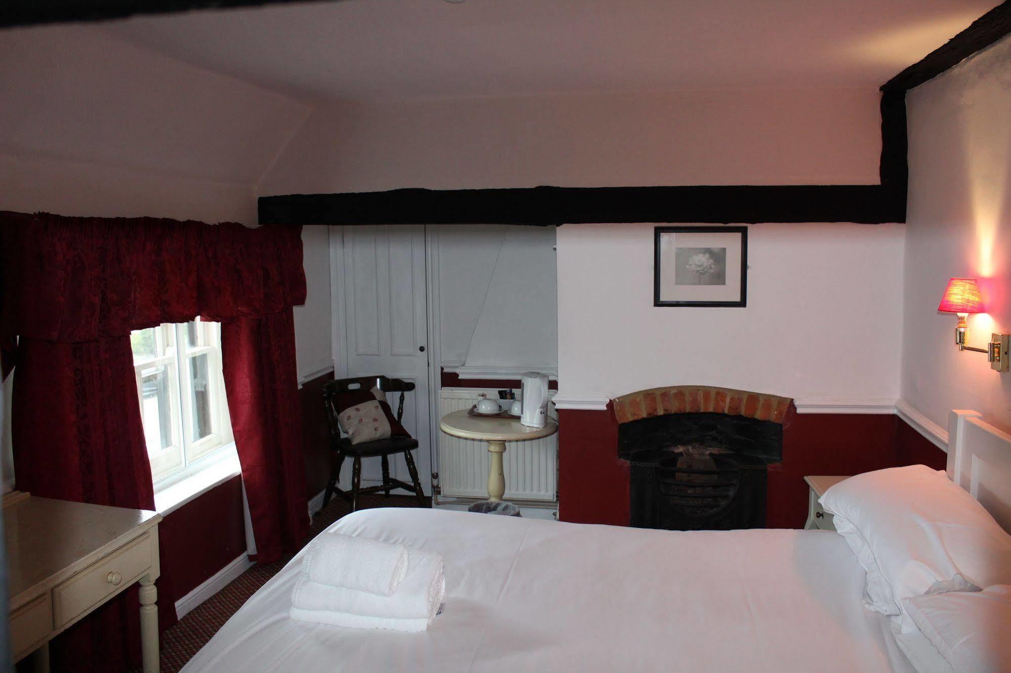 Whyte Harte Hotel Redhill  Kültér fotó