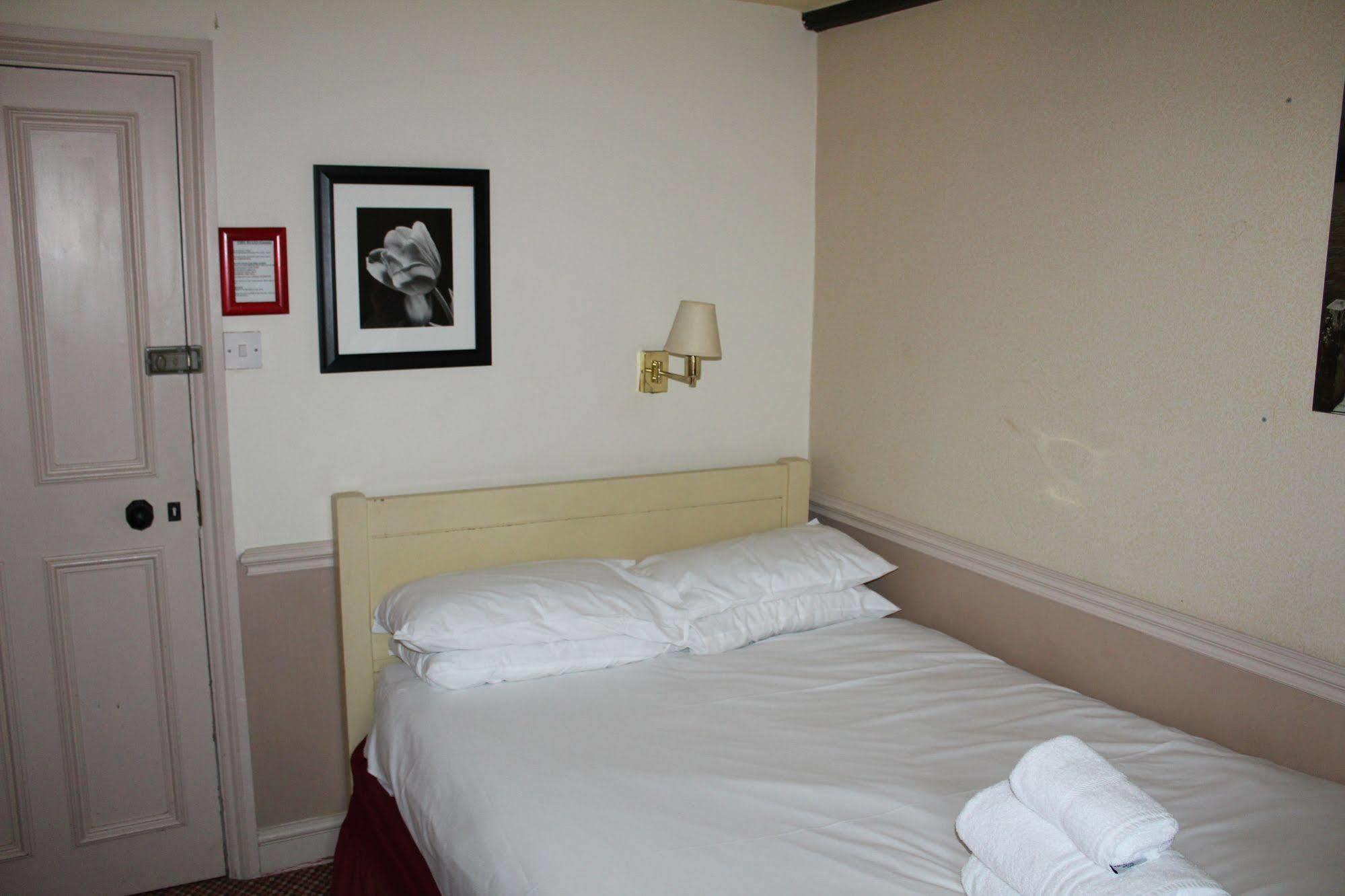 Whyte Harte Hotel Redhill  Kültér fotó