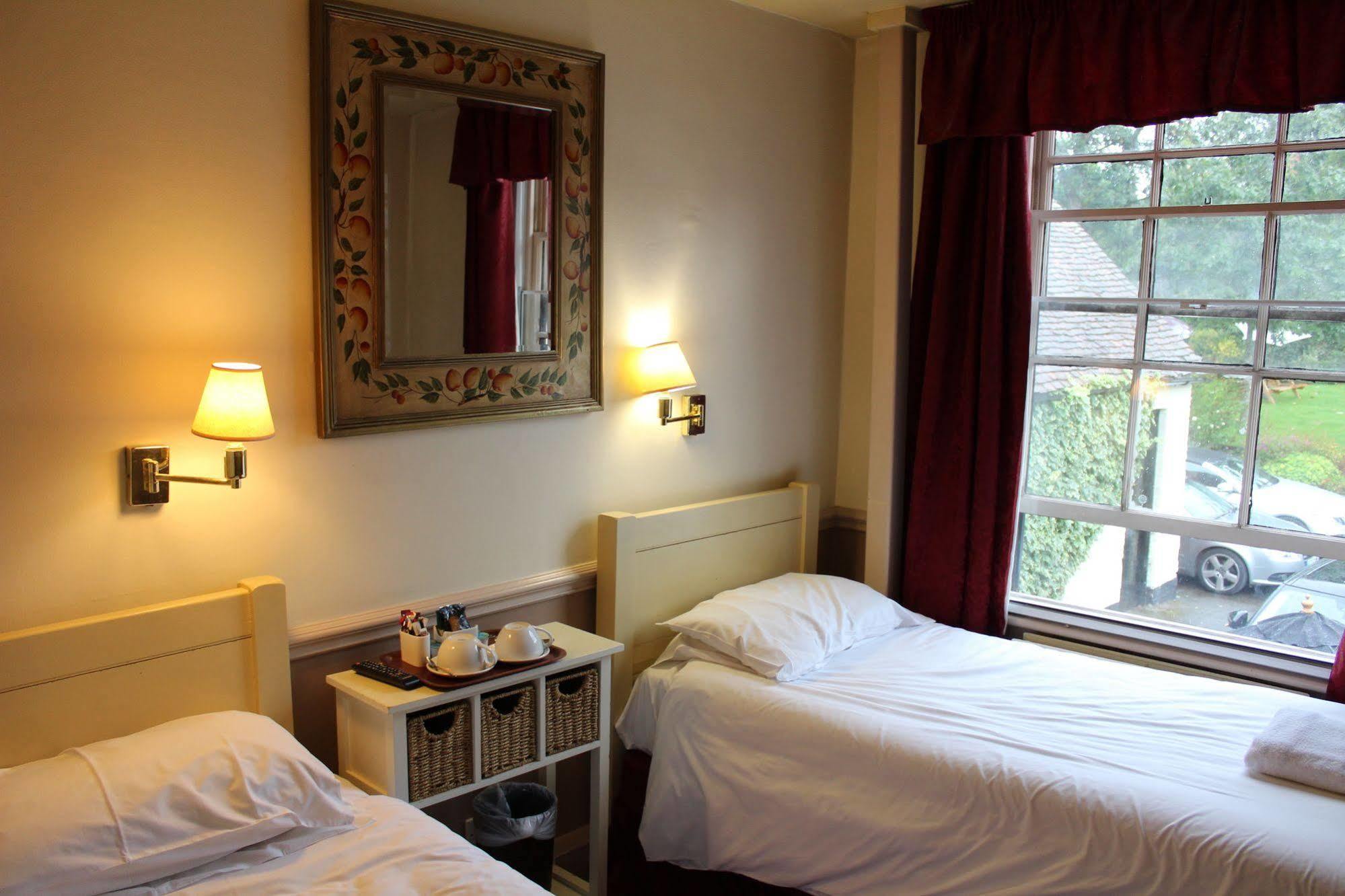 Whyte Harte Hotel Redhill  Kültér fotó