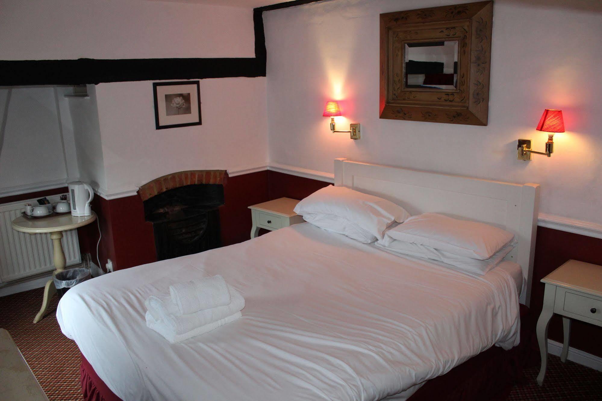 Whyte Harte Hotel Redhill  Kültér fotó