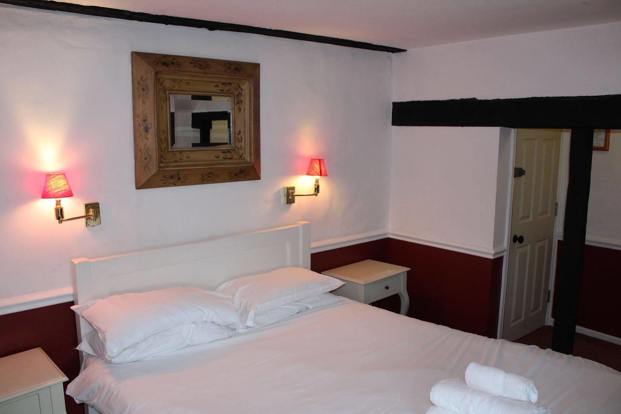 Whyte Harte Hotel Redhill  Kültér fotó
