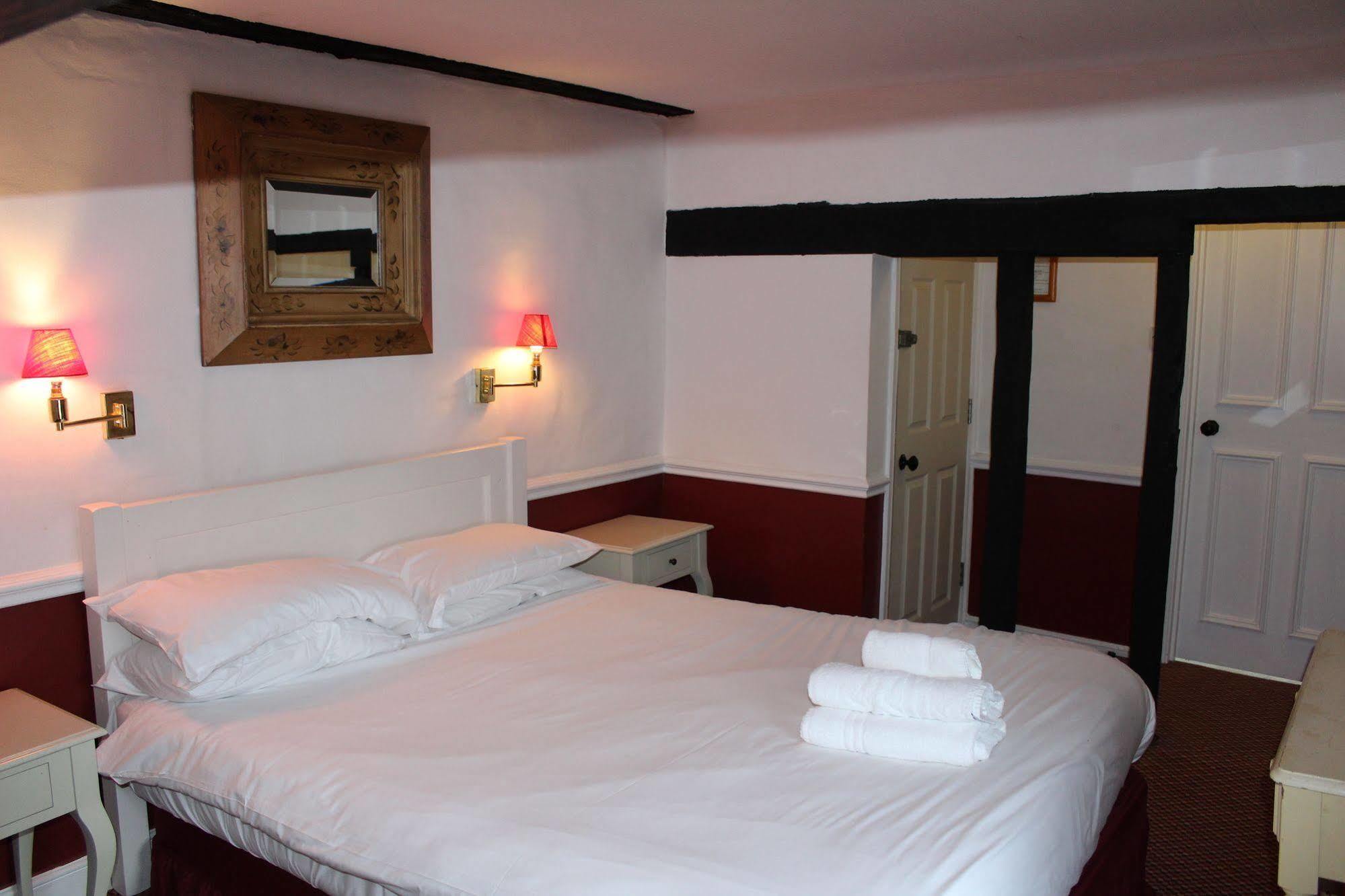 Whyte Harte Hotel Redhill  Kültér fotó